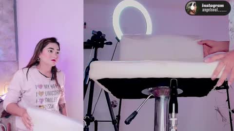 Snapshot of angelcb_ chatting on March 16, 8:18 am angel online show from March 16, 8:18 am