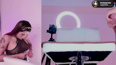 Snapshot of angelcb_ chatting on March 21, 8:30 am angel online show from March 21, 8:30 am