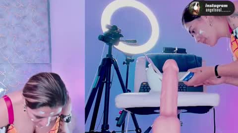 Snapshot of angelcb_ chatting on March 28, 8:25 am angel online show from March 28, 8:25 am