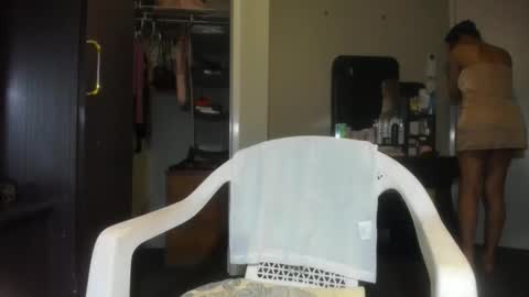 Snapshot of angelchezcka chatting on October 17, 11:57 am cheche online show from October 17, 11:57 am