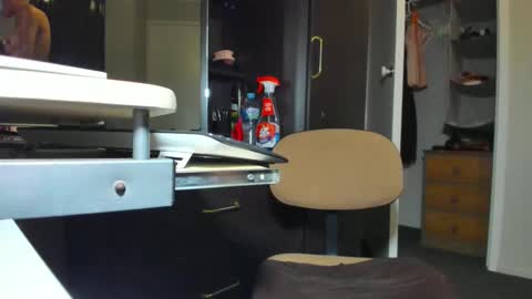 Snapshot of angelchezcka chatting on March 22, 7:34 am cheche online show from March 22, 7:34 am