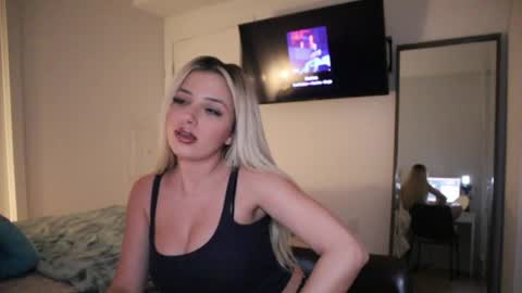 Snapshot of angelcookie chatting on June 2, 6:48 am angelcookie online show from June 2, 6:48 am