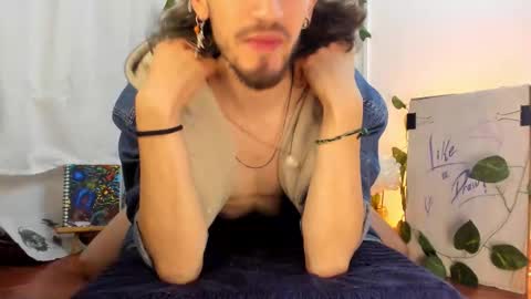 Snapshot of angeldamianart chatting on January 11, 1:49 pm angeldamianart online show from January 11, 1:49 pm