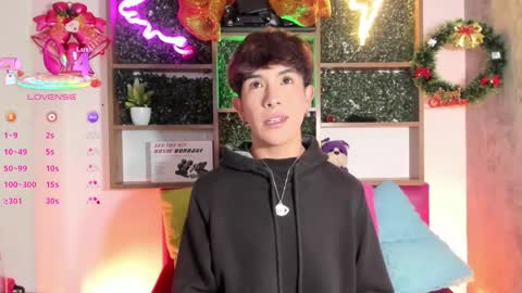 Snapshot of angeldust_19 chatting on December 3, 2:41 am Angel dust online show from December 3, 2:41 am