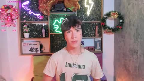 Snapshot of angeldust_19 chatting on December 14, 5:35 am Angel dust online show from December 14, 5:35 am