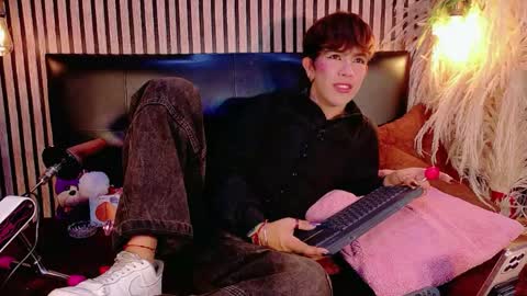 Snapshot of angeldustt_19 chatting on June 2, 3:08 am Angel dust online show from June 2, 3:08 am