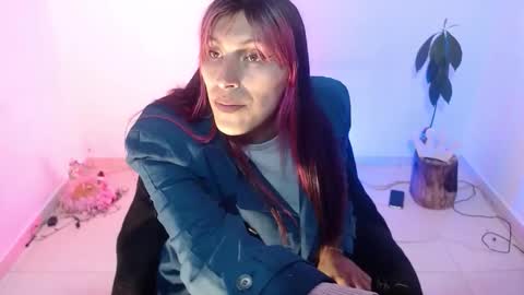 angele online show from November 18, 5:01 am