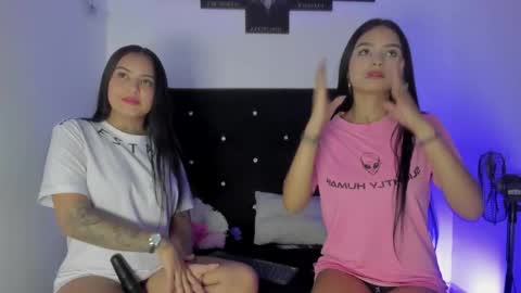 Snapshot of angeles_de_charly chatting on November 9, 4:05 pm angeles_de_charly online show from November 9, 4:05 pm