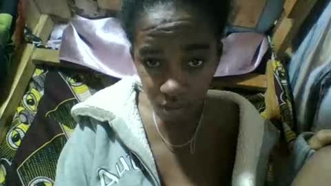 Snapshot of angelettee chatting on June 9, 4:24 am Angelettee online show from June 9, 4:24 am