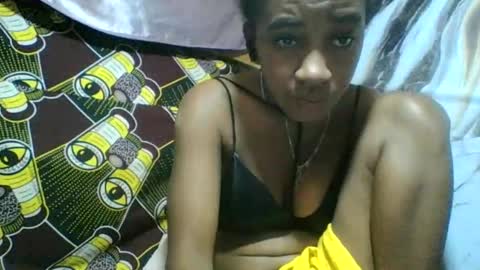 Snapshot of angelettee chatting on June 10, 6:51 pm Angelettee online show from June 10, 6:51 pm