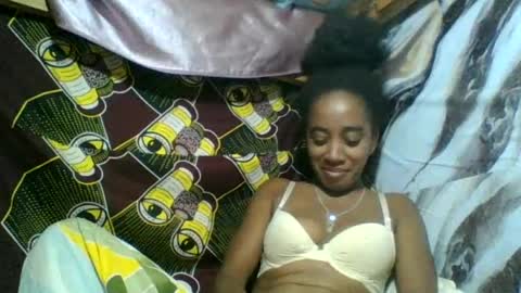 Snapshot of angelettee chatting on June 13, 7:23 pm Angelettee online show from June 13, 7:23 pm