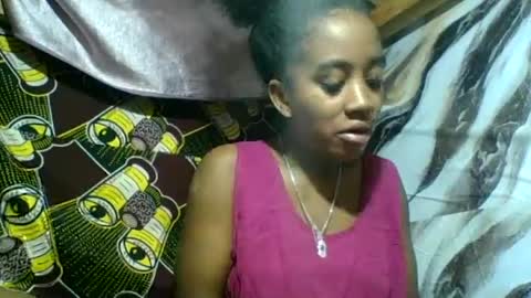 Snapshot of angelettee chatting on June 17, 6:49 am Angelettee online show from June 17, 6:49 am