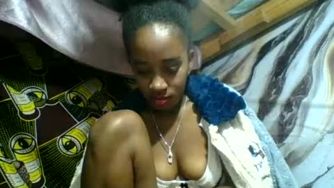 Snapshot of angelettee chatting on June 25, 7:02 am Angelettee online show from June 25, 7:02 am
