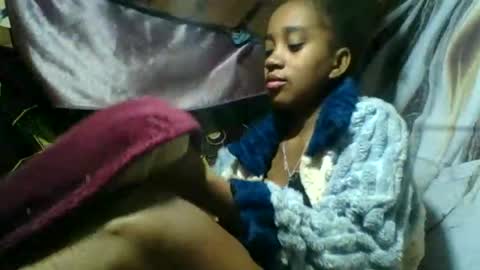 Snapshot of angelettee chatting on June 29, 1:12 am Angelettee online show from June 29, 1:12 am