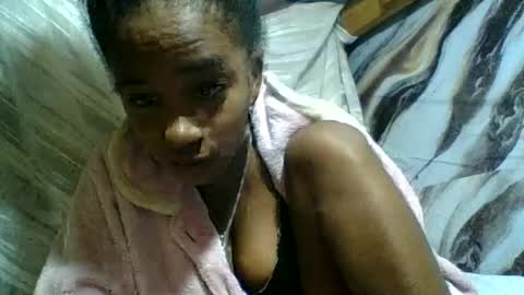Snapshot of angelettee chatting on July 2, 7:31 pm Angelettee online show from July 2, 7:31 pm