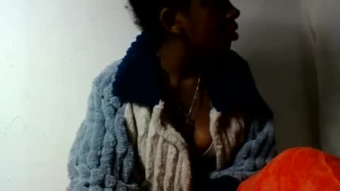 Snapshot of angelettee chatting on July 6, 4:09 pm Angelettee online show from July 6, 4:09 pm