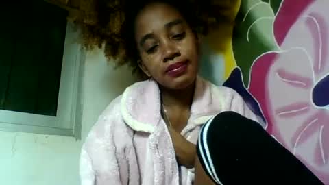 Snapshot of angelettee chatting on July 9, 7:51 pm Angelettee online show from July 9, 7:51 pm
