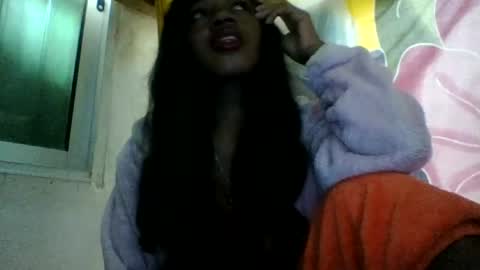 Snapshot of angelettee chatting on July 17, 8:32 am Angelettee online show from July 17, 8:32 am