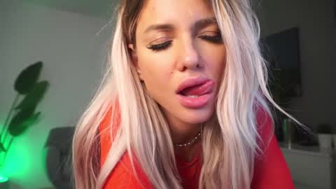annita online show from December 25, 1:31 am