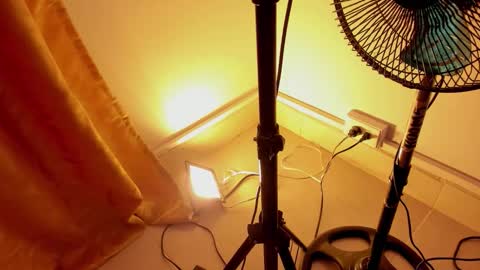 Snapshot of angeli_cute chatting on October 18, 7:03 pm angeli_cute online show from October 18, 7:03 pm