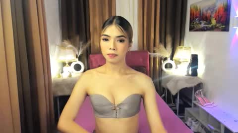 MISS PAU online show from September 18, 1:13 pm