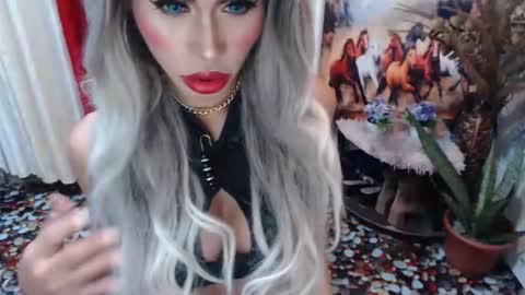 DIVINE ANGEL online show from February 22, 1:11 am