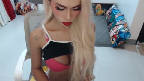 DIVINE ANGEL online show from November 19, 11:16 pm