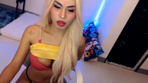 Snapshot of angelic_face_808 chatting on June 17, 3:42 am DIVINE ANGEL online show from June 17, 3:42 am