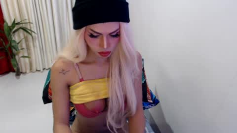 Snapshot of angelic_face_808 chatting on July 18, 1:15 pm DIVINE ANGEL online show from July 18, 1:15 pm
