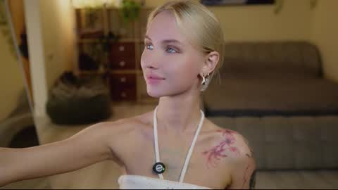 Gabby online show from September 13, 5:02 pm