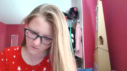 AngelicAngel online show from December 4, 10:40 pm