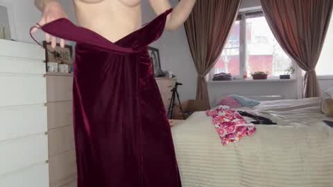 angelicfenix online show from February 25, 1:54 pm