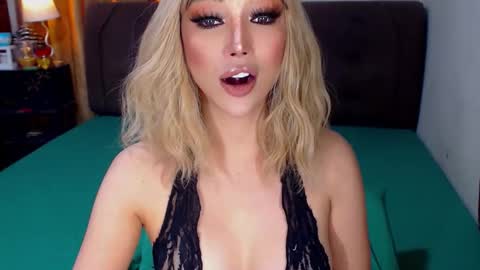 MS. AMALIA online show from November 17, 3:56 am