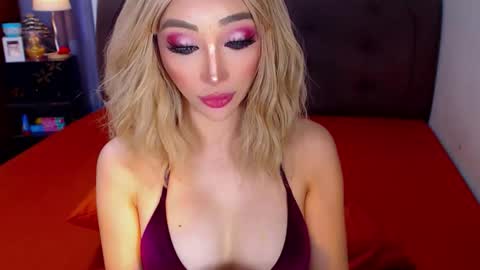 MS. AMALIA online show from December 18, 6:08 am