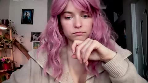 Snapshot of angelika_rouge chatting on April 1, 1:01 pm Angelika Rouge online show from April 1, 1:01 pm
