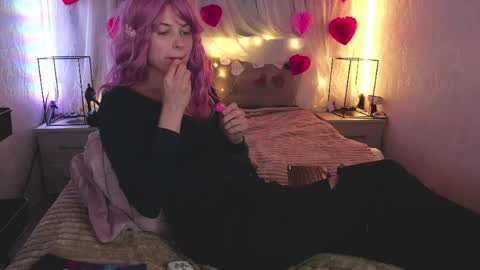 Snapshot of angelika_rouge chatting on April 3, 5:44 pm Angelika Rouge online show from April 3, 5:44 pm
