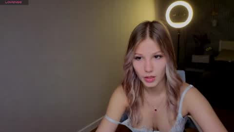 Snapshot of angelina_becker chatting on May 30, 1:03 am Angelina online show from May 30, 1:03 am