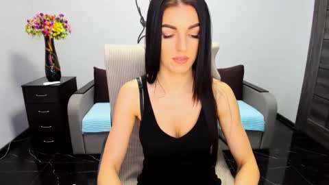 Snapshot of angelina_clark chatting on January 15, 12:36 pm Angelina online show from January 15, 12:36 pm