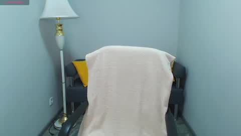 Snapshot of angelina_clark chatting on February 3, 12:47 pm Angelina online show from February 3, 12:47 pm