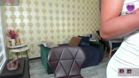 Snapshot of angelina_class_7 chatting on April 6, 2:18 pm angelina_class_7 online show from April 6, 2:18 pm