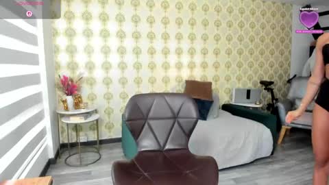 Snapshot of angelina_class_7 chatting on April 28, 2:00 pm angelina_class_7 online show from April 28, 2:00 pm