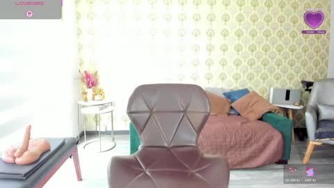 Snapshot of angelina_class_7 chatting on May 30, 1:19 pm angelina_class_7 online show from May 30, 1:19 pm