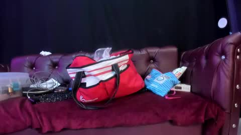 Snapshot of angelinablanc_ chatting on November 21, 11:53 am ANGELINA online show from November 21, 11:53 am