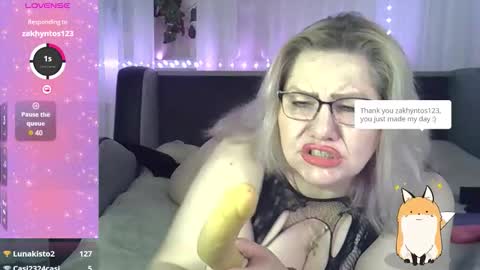 Snapshot of angelinaglam chatting on October 4, 4:49 pm AngelinaGlam online show from October 4, 4:49 pm