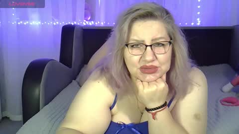 Snapshot of angelinaglam chatting on October 14, 8:59 am AngelinaGlam online show from October 14, 8:59 am