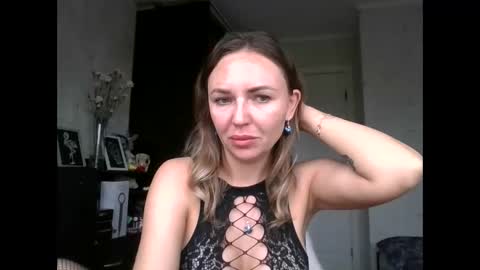 angelinalove28 online show from October 13, 6:24 am