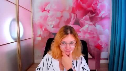 AngelinaLow online show from February 17, 12:23 pm