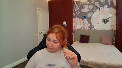 AngelinaLow online show from June 5, 11:27 am