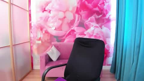 AngelinaLow online show from June 6, 11:26 am