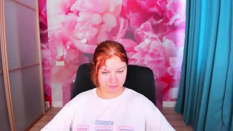 AngelinaLow online show from June 7, 5:33 am